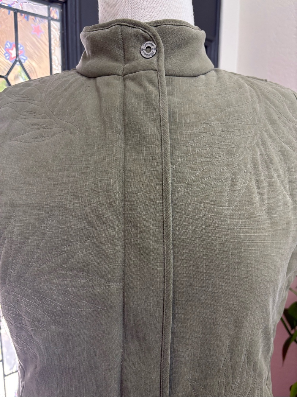 Tommy Bahama Silk Olive Green Quilted Zipper Snap Button Vest - Picture 3 of 11